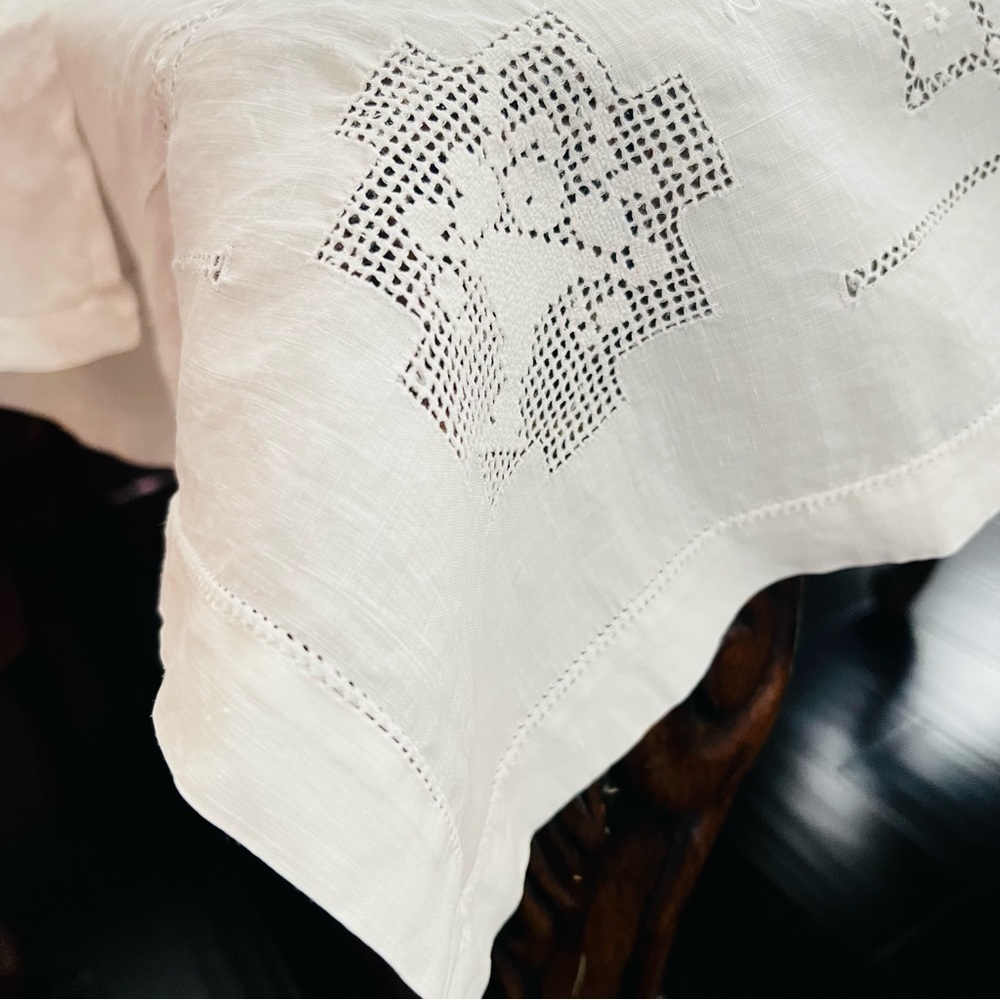 35”x35” Vintage Linen Tablecloth, Centerpiece, Table Topper.